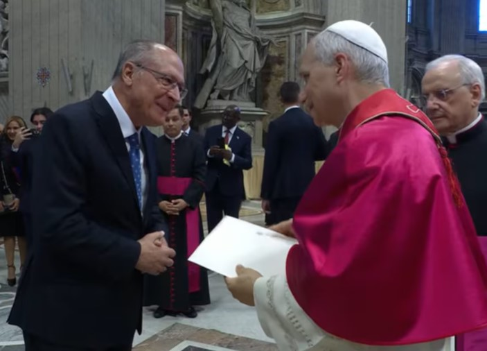 Alckmin se encontra com papa Leão XIV e entrega carta de Lula com convite para COP-30 alckmin-se-encontra-com-papa-leao-xiv-e-entrega-carta-de-lula-com-convite-para-cop-30