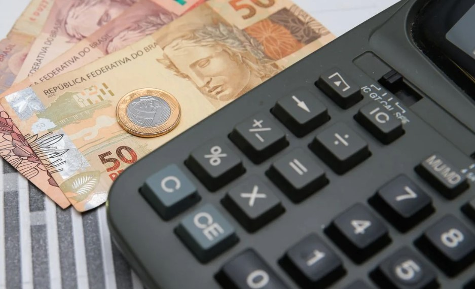 Ministério da Fazenda projeta dívida pública em 80,3% do PIB em 2025 ministerio-da-fazenda-projeta-divida-publica-em-80,3%-do-pib-em-2025