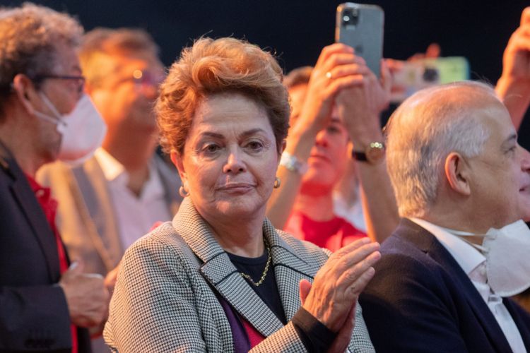 Entenda a diferença entre anistia concedida a Dilma e a pedida por Bolsonaro entenda-a-diferenca-entre-anistia-concedida-a-dilma-e-a-pedida-por-bolsonaro