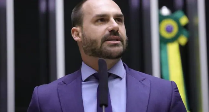 Eduardo Bolsonaro sobre inquérito no STF: ‘Objetivo é me tirar das eleições de 2026’ eduardo-bolsonaro-sobre-inquerito-no-stf:-‘objetivo-e-me-tirar-das-eleicoes-de-2026’