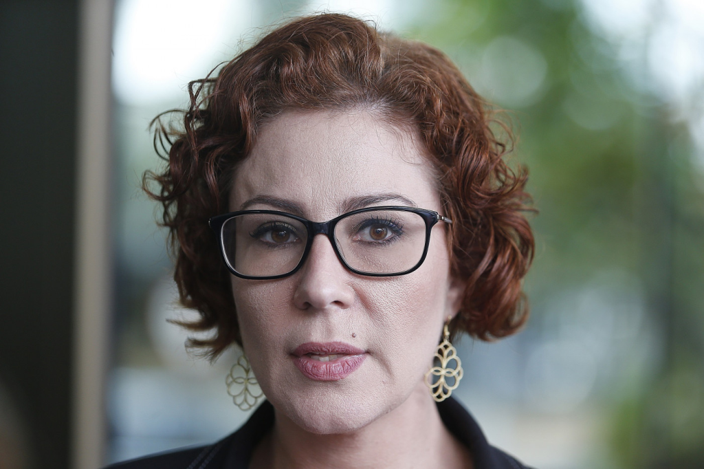 Carla Zambelli diz ter arrecadado R$ 285 mil em ‘vaquinha’ antes de sair do Brasil carla-zambelli-diz-ter-arrecadado-r$-285-mil-em-‘vaquinha’-antes-de-sair-do-brasil