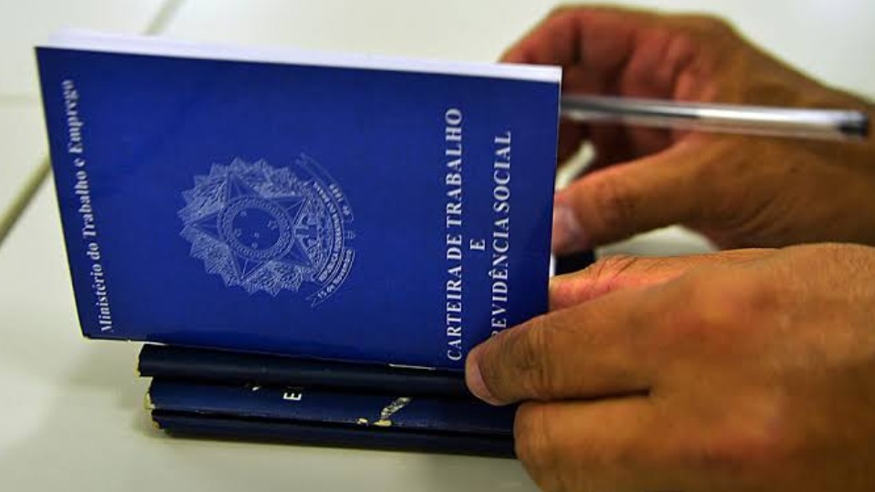 Regra que restringe trabalho aos feriados deve ser adiada, diz ministro regra-que-restringe-trabalho-aos-feriados-deve-ser-adiada,-diz-ministro