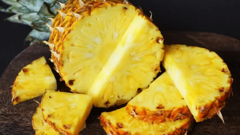 Veja seis razões saudáveis para comer mais abacaxi veja-seis-razoes-saudaveis-para-comer-mais-abacaxi