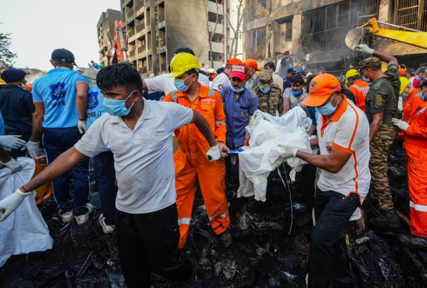 Novo balanço aponta 279 mortos em queda de avião na Índia novo-balanco-aponta-279-mortos-em-queda-de-aviao-na-india