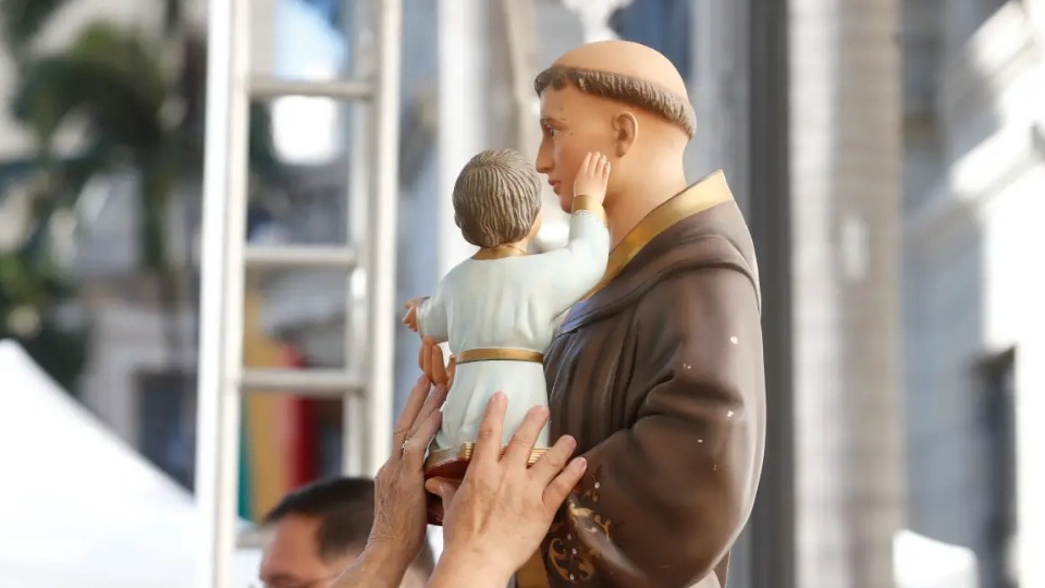 Fiéis celebram o Dia de Santo Antônio em todo o país fieis-celebram-o-dia-de-santo-antonio-em-todo-o-pais