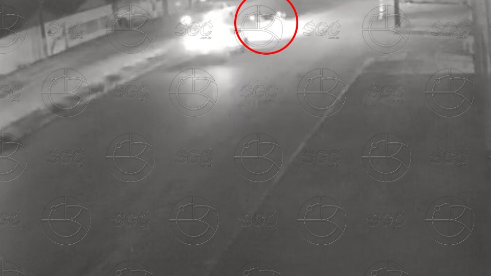 VÍDEO: Câmera registra acidente que matou motociclista na Avenida Rio de Janeiro video:-camera-registra-acidente-que-matou-motociclista-na-avenida-rio-de-janeiro