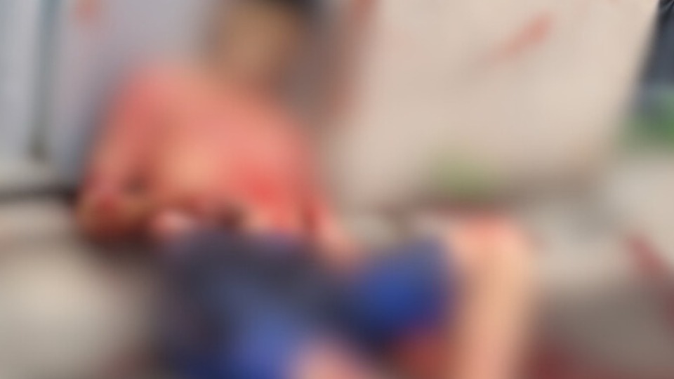 Vídeo: Adolescente de 17 anos é suspeito de matar irmão a facadas video:-adolescente-de-17-anos-e-suspeito-de-matar-irmao-a-facadas
