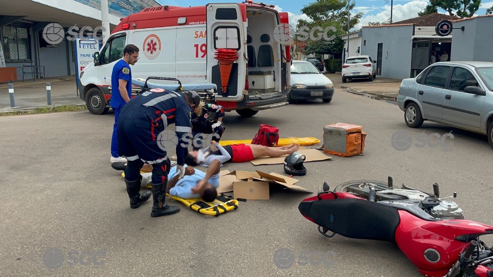 VÍDEO: Avanço de preferencial termina em colisão e casal ferido em Porto Velho video:-avanco-de-preferencial-termina-em-colisao-e-casal-ferido-em-porto-velho