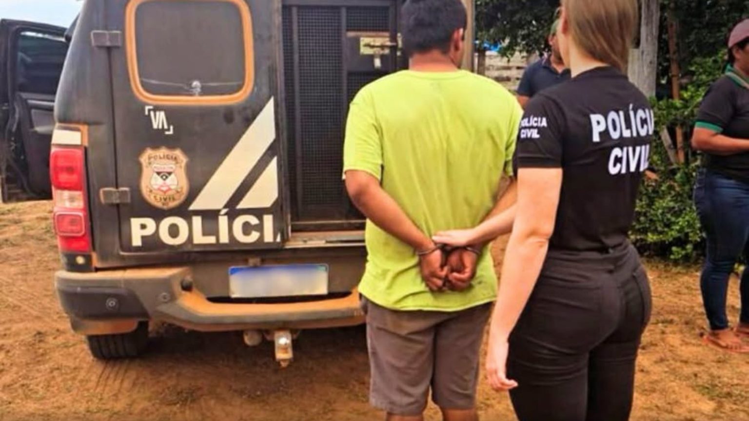 Homem é preso suspeito de matar colega de trabalho com golpes de foice em RO homem-e-preso-suspeito-de-matar-colega-de-trabalho-com-golpes-de-foice-em-ro