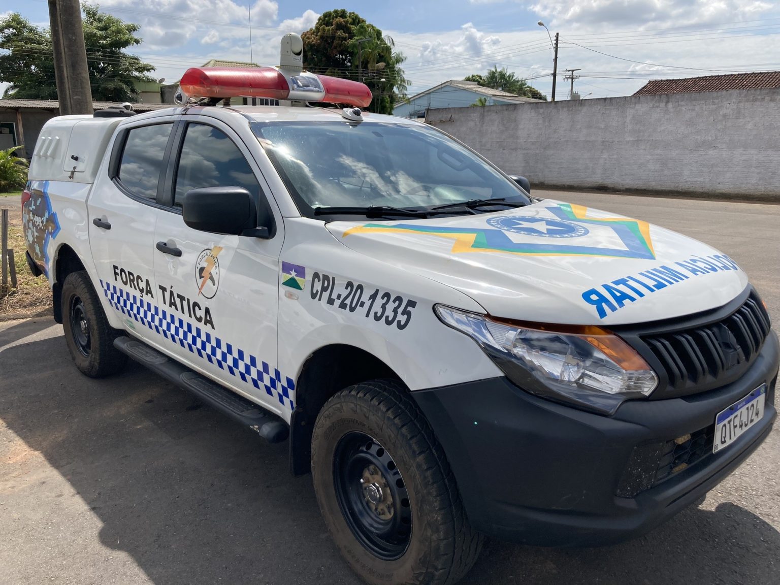 Homem é morto a tiros e golpes de facão em Cerejeiras, RO homem-e-morto-a-tiros-e-golpes-de-facao-em-cerejeiras,-ro