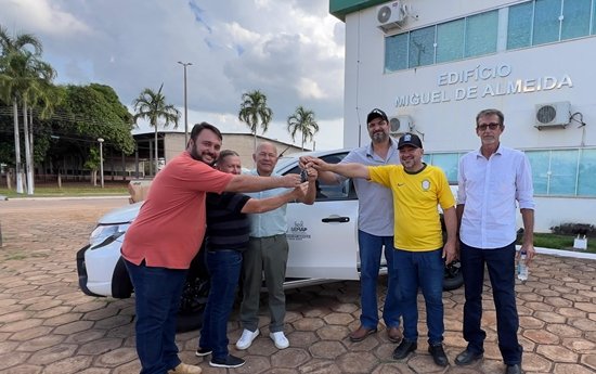 Deputado Coronel Chrisóstomo percorre municípios do Cone Sul e entrega caminhonete em Cabixi deputado-coronel-chrisostomo-percorre-municipios-do-cone-sul-e-entrega-caminhonete-em-cabixi