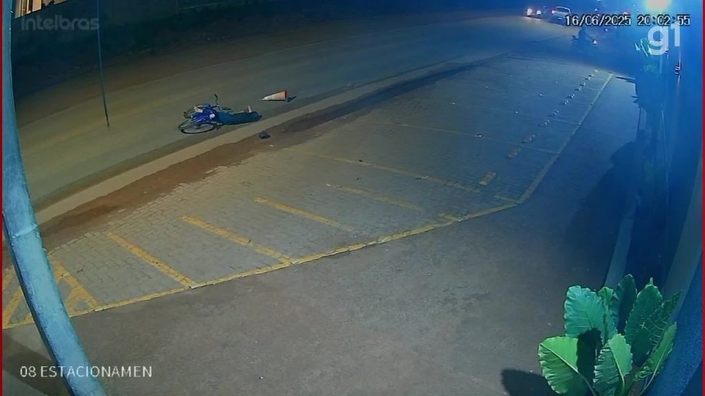 VÍDEO: Motociclista ataca homem com pedrada e deixa vítima ferida em Porto Velho video:-motociclista-ataca-homem-com-pedrada-e-deixa-vitima-ferida-em-porto-velho
