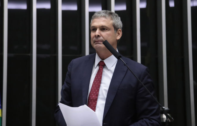 Líder do PT declara que haverá “consequências” em derrubar o IOF lider-do-pt-declara-que-havera-“consequencias”-em-derrubar-o-iof