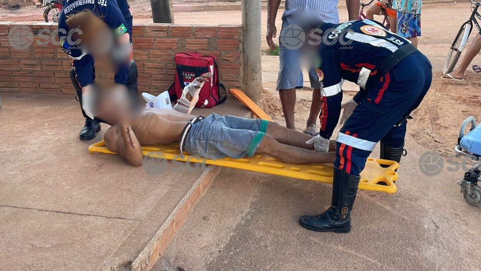 Rapaz é espancado por dupla no bairro Teixeirão e levado ao hospital com fraturas em Porto Velho rapaz-e-espancado-por-dupla-no-bairro-teixeirao-e-levado-ao-hospital-com-fraturas-em-porto-velho