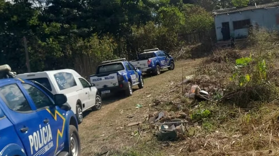 Dois homens são encontrados mortos dentro de casa em Vilhena dois-homens-sao-encontrados-mortos-dentro-de-casa-em-vilhena