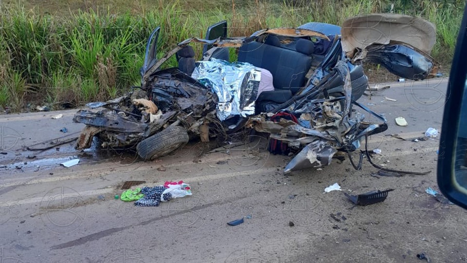 VÍDEO: Caminhão e carro colidem na RO-460 e deixam um morto em Buritis video:-caminhao-e-carro-colidem-na-ro-460-e-deixam-um-morto-em-buritis