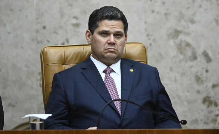 Alcolumbre rebate críticas e nega aumento na conta de luz após derrubada de vetos pelo Congresso alcolumbre-rebate-criticas-e-nega-aumento-na-conta-de-luz-apos-derrubada-de-vetos-pelo-congresso
