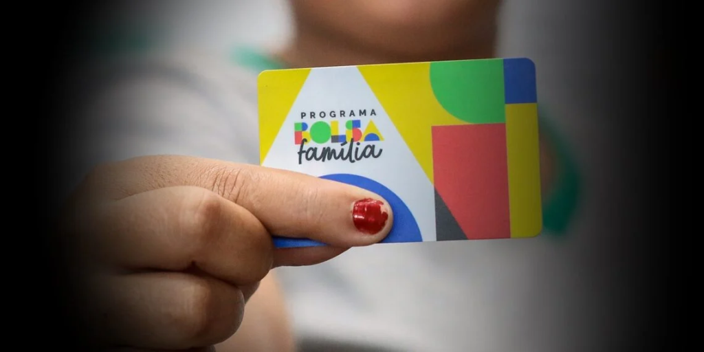1,4 milhão omitem cônjuge para receber Bolsa Família 1,4-milhao-omitem-conjuge-para-receber-bolsa-familia