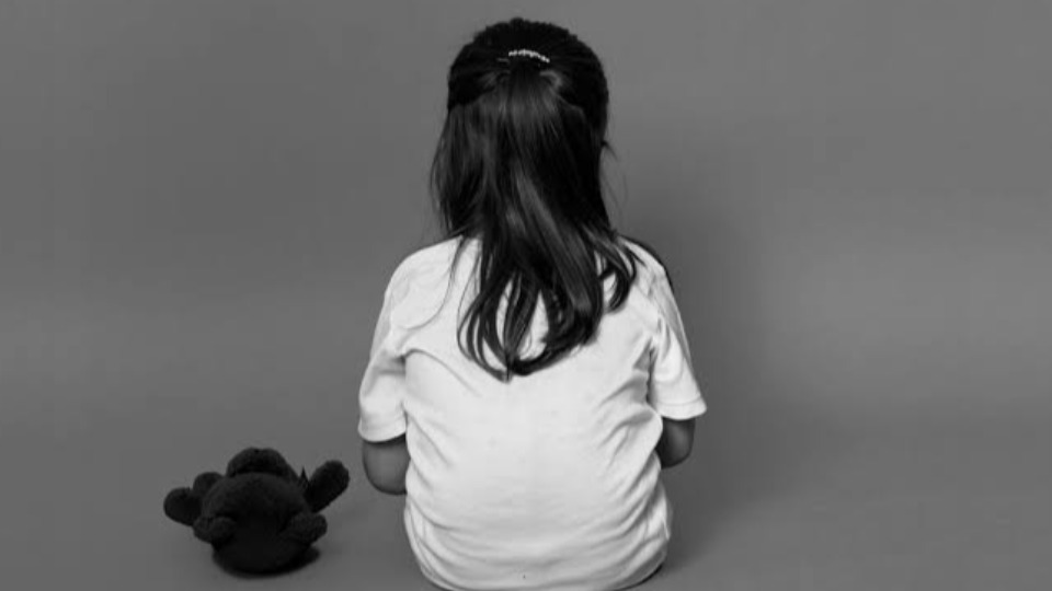Mãe e padrasto são indiciados por tortura contra filha de 4 anos mae-e-padrasto-sao-indiciados-por-tortura-contra-filha-de-4-anos