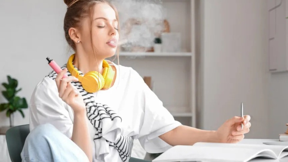 Vapes descartáveis são mais cancerígenos do que cigarros, aponta estudo vapes-descartaveis-sao-mais-cancerigenos-do-que-cigarros,-aponta-estudo