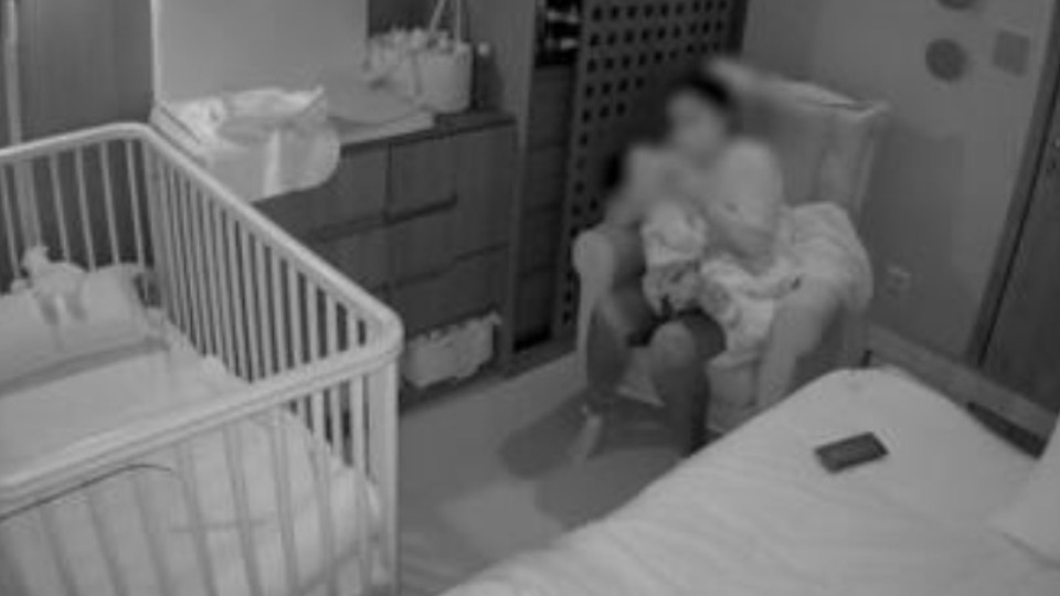 VÍDEO: babá é presa suspeita de dopar bebê com remédios em mamadeira video:-baba-e-presa-suspeita-de-dopar-bebe-com-remedios-em-mamadeira