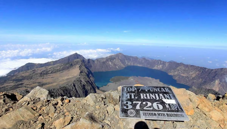 Alpinista é resgatado no Monte Rinjani poucos dias após tragédia com Juliana Marins alpinista-e-resgatado-no-monte-rinjani-poucos-dias-apos-tragedia-com-juliana-marins