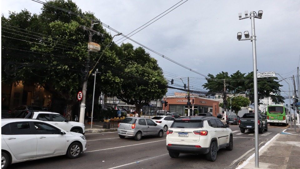 Novos radares de trânsito começam a funcionar nesta terça-feira (1) novos-radares-de-transito-comecam-a-funcionar-nesta-terca-feira-(1)