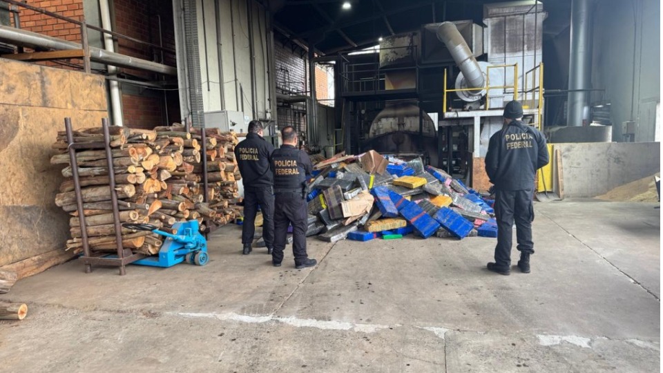 PF incinera 3,5 toneladas de drogas no Amazonas pf-incinera-3,5-toneladas-de-drogas-no-amazonas