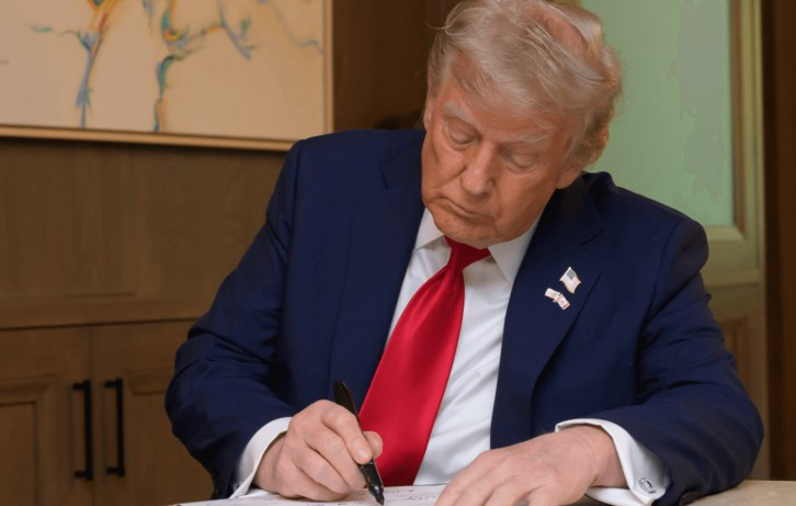 Trump volta a ameaçar países do Brics: ‘receberão tarifa de 10% muito em breve’ trump-volta-a-ameacar-paises-do-brics:-‘receberao-tarifa-de-10%-muito-em-breve’