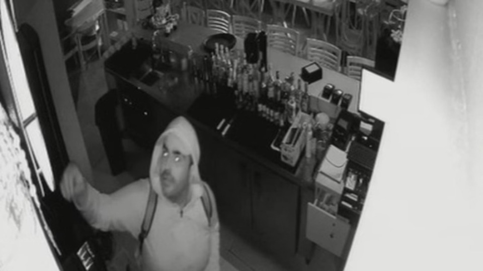 VÍDEO: dono de restaurante mata ladrão a tiros video:-dono-de-restaurante-mata-ladrao-a-tiros