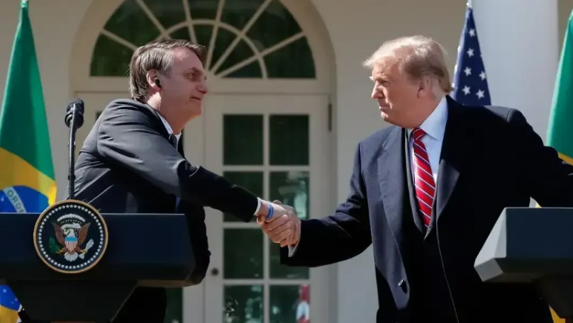 Trump volta a defender Bolsonaro nas redes sociais: “Caça às bruxas!!!” trump-volta-a-defender-bolsonaro-nas-redes-sociais:-“caca-as-bruxas!!!”