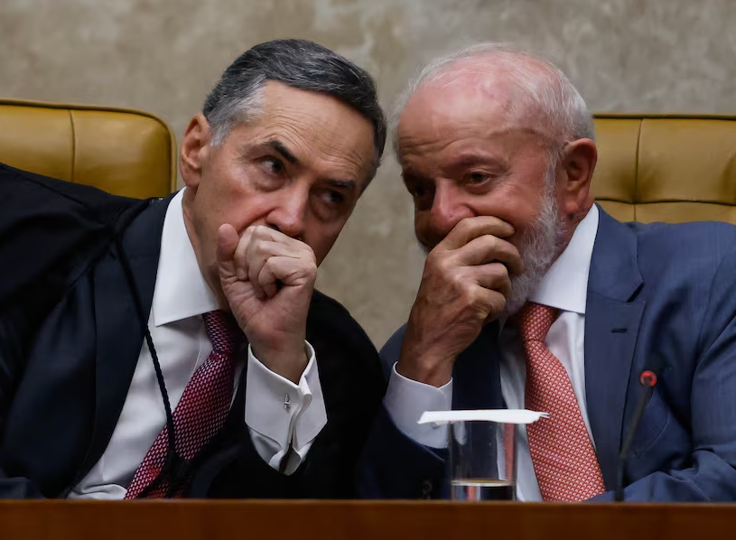 Barroso liga para Lula após tarifaço de Trump e combina estratégia de reação barroso-liga-para-lula-apos-tarifaco-de-trump-e-combina-estrategia-de-reacao