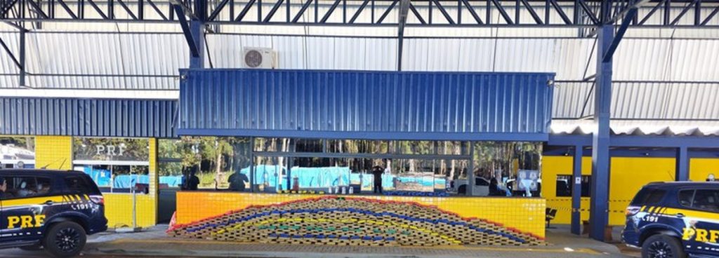 PRF apreende mais de uma tonelada de drogas em Vilhena, RO prf-apreende-mais-de-uma-tonelada-de-drogas-em-vilhena,-ro