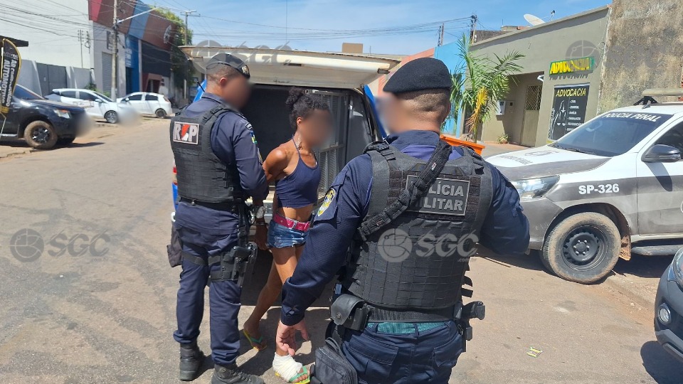 Travesti é detida após furtar bicicleta e agredir policial no Centro de Porto Velho travesti-e-detida-apos-furtar-bicicleta-e-agredir-policial-no-centro-de-porto-velho