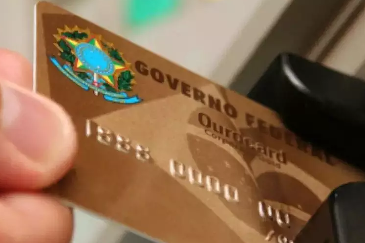 Cartões corporativos do governo Lula: R$56 milhões em seis meses cartoes-corporativos-do-governo-lula:-r$56-milhoes-em-seis-meses