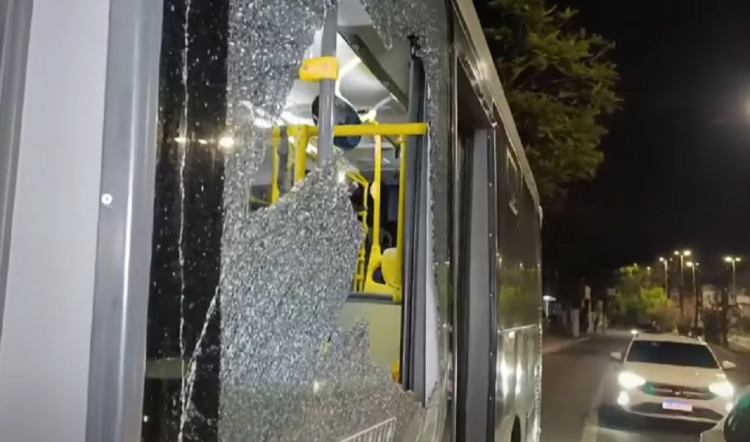 São Paulo registra 47 ataques a ônibus em um único dia sao-paulo-registra-47-ataques-a-onibus-em-um-unico-dia