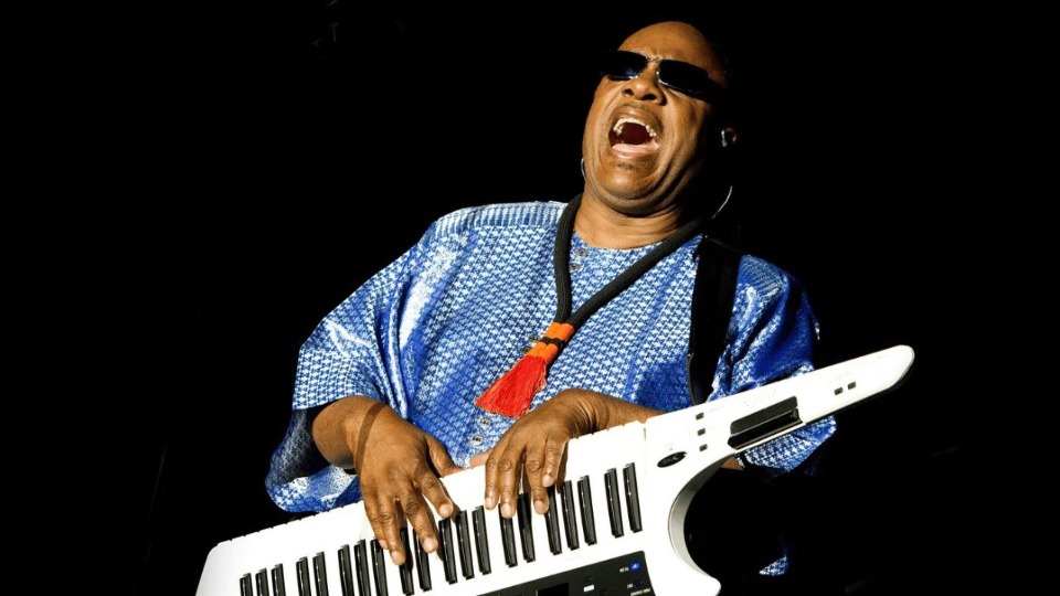 Stevie Wonder desmente boatos de que não é realmente cego stevie-wonder-desmente-boatos-de-que-nao-e-realmente-cego