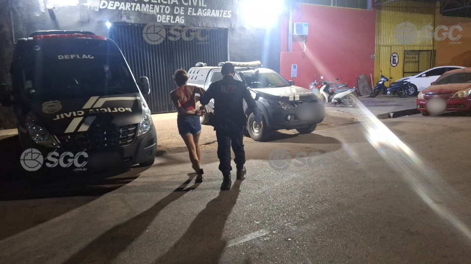 PM prende mulher com mandado judicial durante patrulhamento na zona leste de Porto Velho pm-prende-mulher-com-mandado-judicial-durante-patrulhamento-na-zona-leste-de-porto-velho