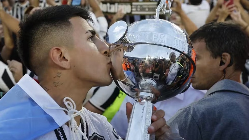 Botafogo chega a acordo para vender Almada para o Atlético de Madrid botafogo-chega-a-acordo-para-vender-almada-para-o-atletico-de-madrid
