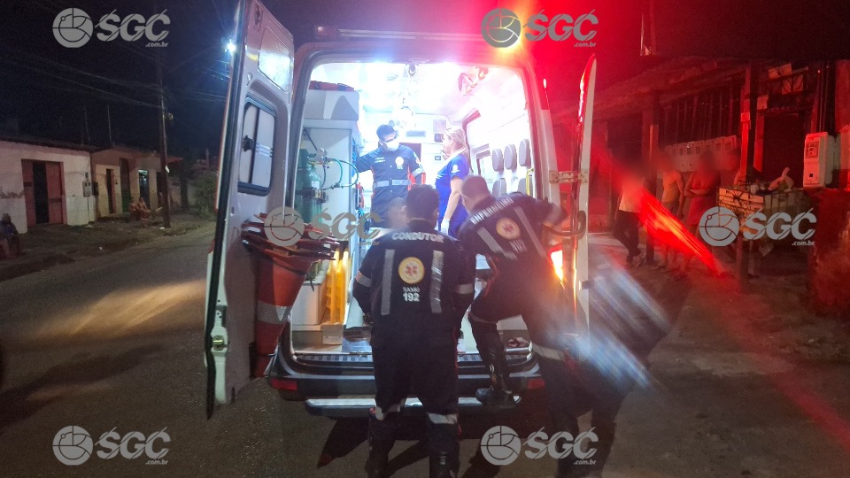 Mãe e filho são atacados por vizinho após briga em vila de apartamentos em Porto Velho mae-e-filho-sao-atacados-por-vizinho-apos-briga-em-vila-de-apartamentos-em-porto-velho