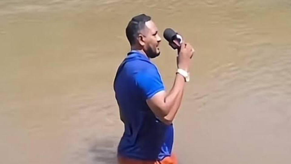 VÍDEO: Repórter pisa em corpo no rio fazendo matéria sobre afogamento video:-reporter-pisa-em-corpo-no-rio-fazendo-materia-sobre-afogamento