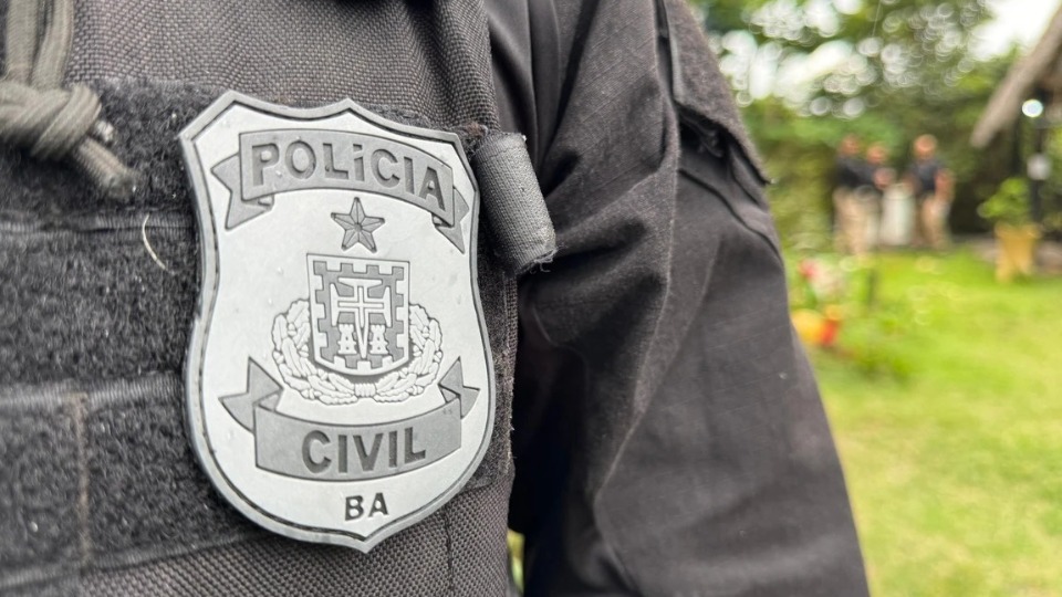 Homem mata companheira a golpes de machado homem-mata-companheira-a-golpes-de-machado