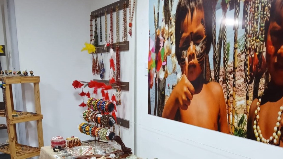 Projeto ‘Feito à Mão Indígena’ inaugura primeira loja física no Shopping São José projeto-‘feito-a-mao-indigena’-inaugura-primeira-loja-fisica-no-shopping-sao-jose