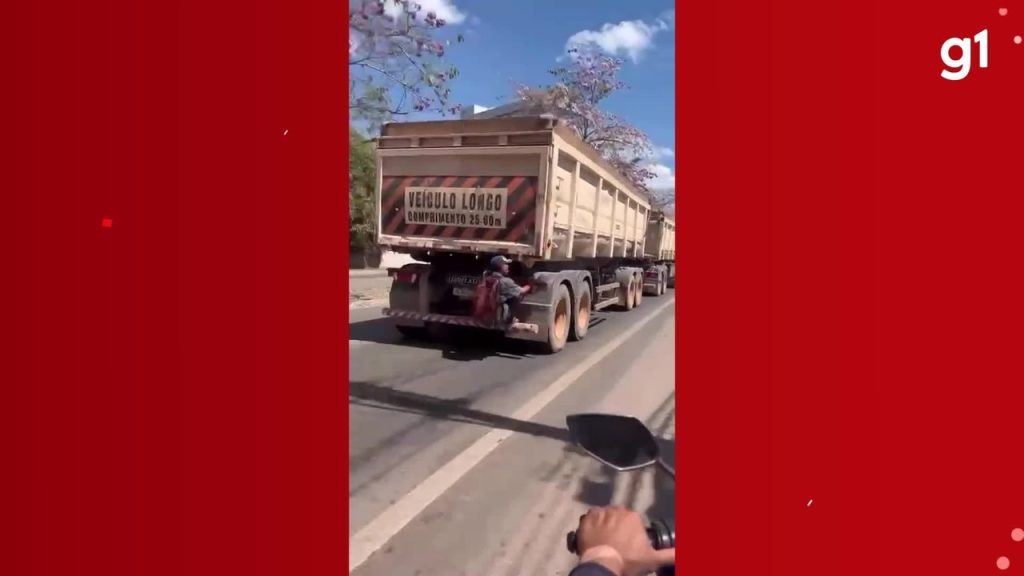 VÍDEO: Homem é flagrado pegando carona na traseira de caminhão em Porto Velho video:-homem-e-flagrado-pegando-carona-na-traseira-de-caminhao-em-porto-velho