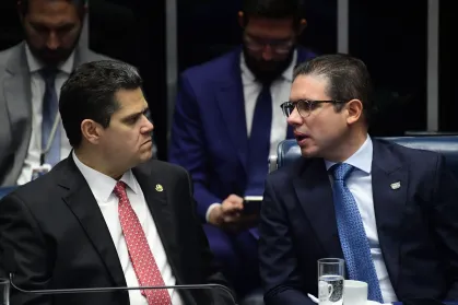 Alcolumbre e Hugo ignoram apelo da oposição e mantêm recesso do Congresso alcolumbre-e-hugo-ignoram-apelo-da-oposicao-e-mantem-recesso-do-congresso