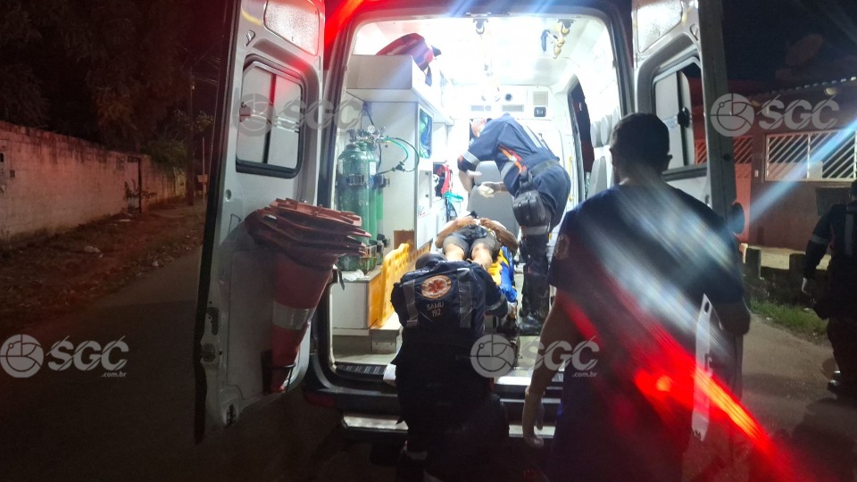 VÍDEO: Motociclista fica em estado grave após perder o controle da direção e cair video:-motociclista-fica-em-estado-grave-apos-perder-o-controle-da-direcao-e-cair