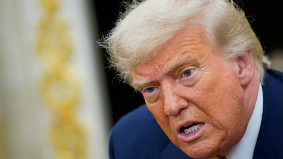 Trump diz que Brics 'vai acabar rapidamente' se países tentarem se unir contra o dólar trump-diz-que-brics-'vai-acabar-rapidamente'-se-paises-tentarem-se-unir-contra-o-dolar
