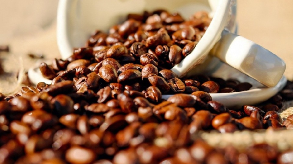 Café fica mais barato pela 1ª vez após 16 meses de aumento cafe-fica-mais-barato-pela-1a-vez-apos-16-meses-de-aumento