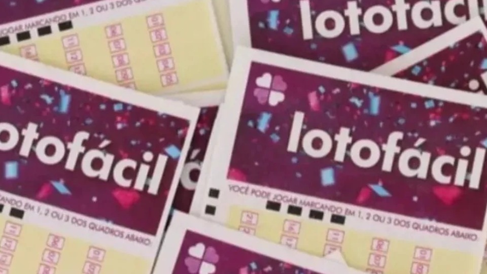14 apostas acertam a Lotofácil e levam prêmio de R$ 94 mil cada 14-apostas-acertam-a-lotofacil-e-levam-premio-de-r$-94-mil-cada