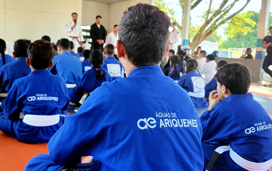 Atletas do projeto ‘Pequeno Samurai’ participam de graduação de Jiu–Jitsu em Ariquemes atletas-do-projeto-‘pequeno-samurai’-participam-de-graduacao-de-jiu–jitsu-em-ariquemes